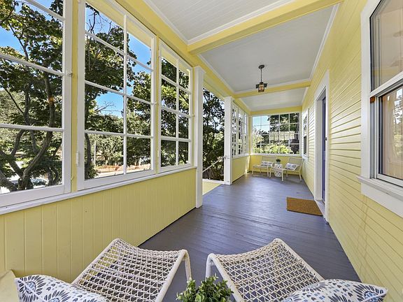 3rd image of 817 Sir Francis Drake Boulevard