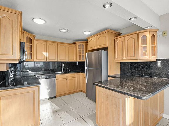 3rd image of 2913 MCINTOSH ROAD