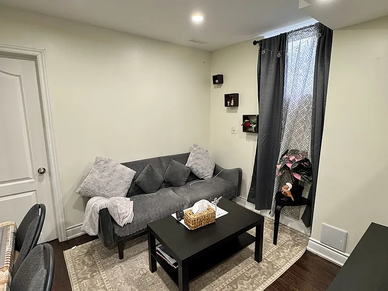 120 Viceroy Cres #2 — Photo 6