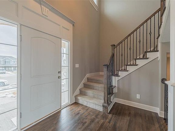 2nd image of 4921 NE 104th St
