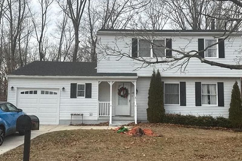 1st image of 25 Susan Ln