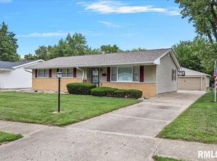 228 Dickinson Rd, Springfield, IL 62704