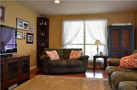 4th image of 4048 Sheridan Dr