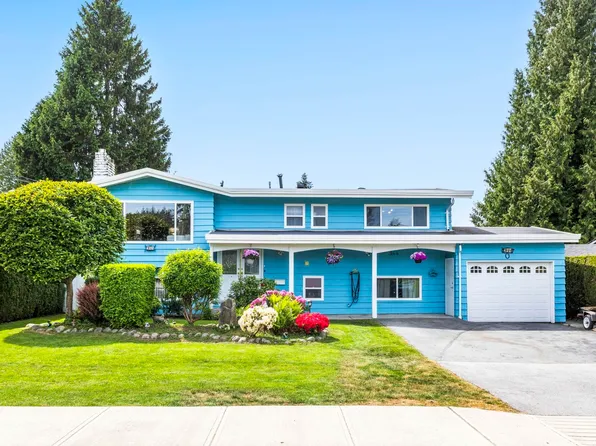 944 Porter St, Coquitlam, BC V3J 5C2