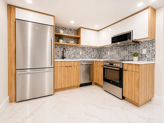 4th image of 604 Metropolitan Ave APT 1