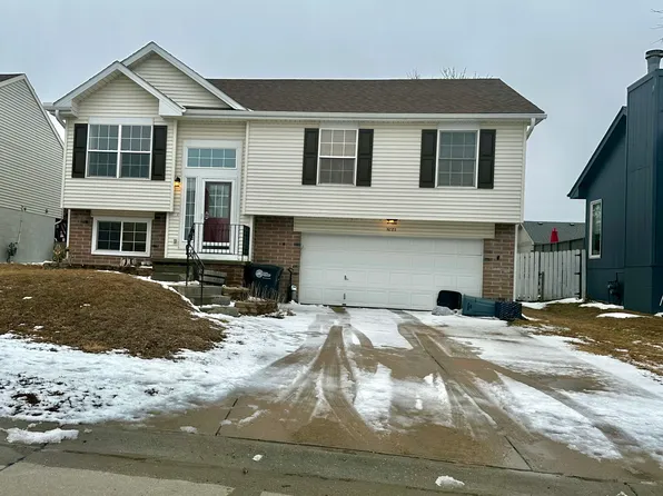 8013 Newport Ave, Omaha, NE 68122