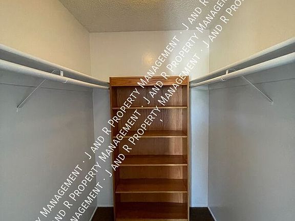 5th image of 3621 Larchmont Square Ln