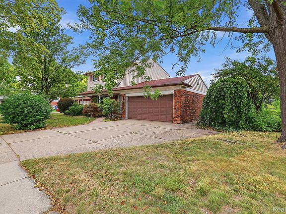 4th image of 2747 Cromie Ct