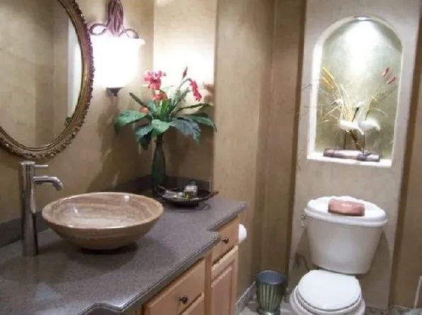 400 Sherwood Dr, Mountain Top, PA 18707