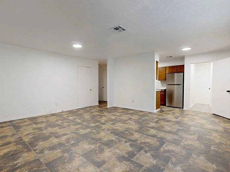 603 Seminole Dr — Photo 9