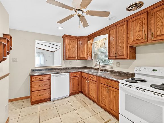 2nd image of 5424 Florida Ave