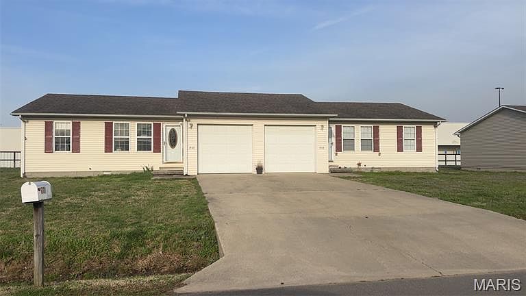 1st image of 703 Patti Ln