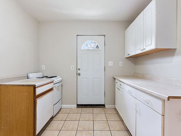 3rd image of 6028 NE Ainsworth St #D
