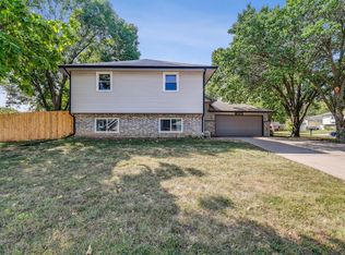 319 E Sandhill Rd, Derby, KS 67037