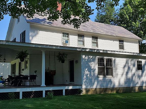 Side porch with entry