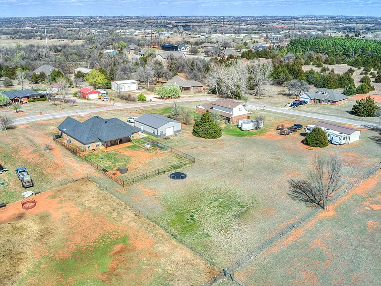 2265 County Road 1258 — Photo 38