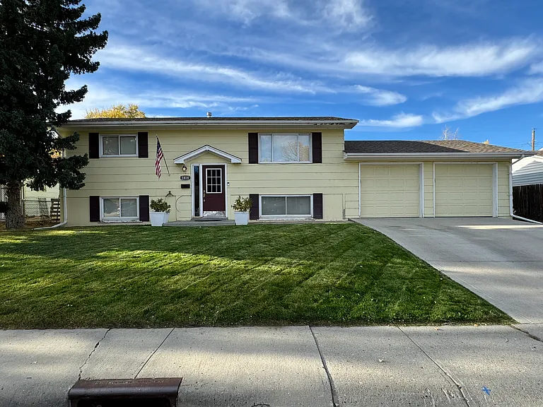 1814 Glendale Ave — Photo 1