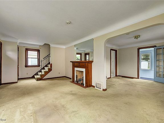 5th image of 4012 W 161st St