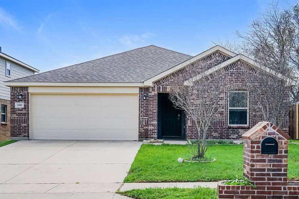 3 bed, 2.0 bath, 2134 sqft, $2,380 — Photo 1