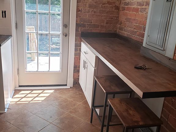 5th image of 809 N 21st St