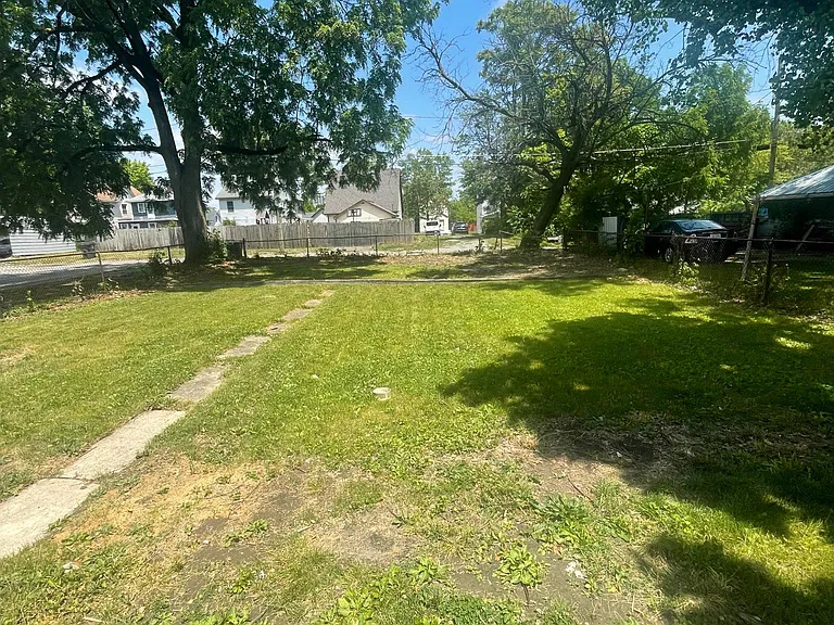 231 E Dewald St — Photo 11