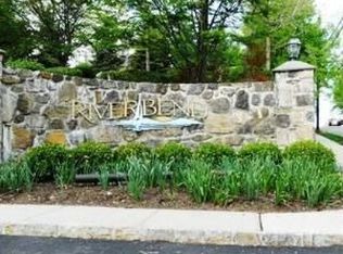 315 Viewpoint Ter, Peekskill, NY 10566