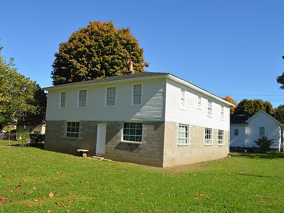 2nd image of 315A Leslie Ave