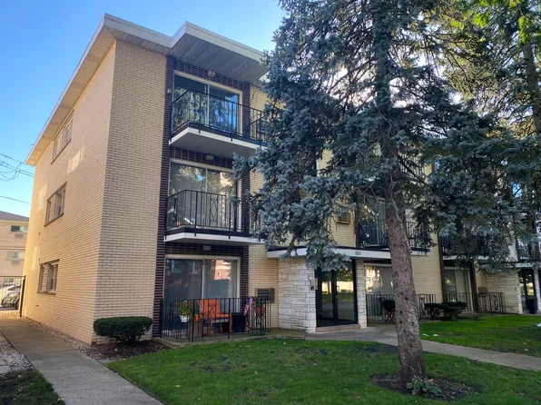 1353 Perry St APT 6, Des Plaines, IL 60016