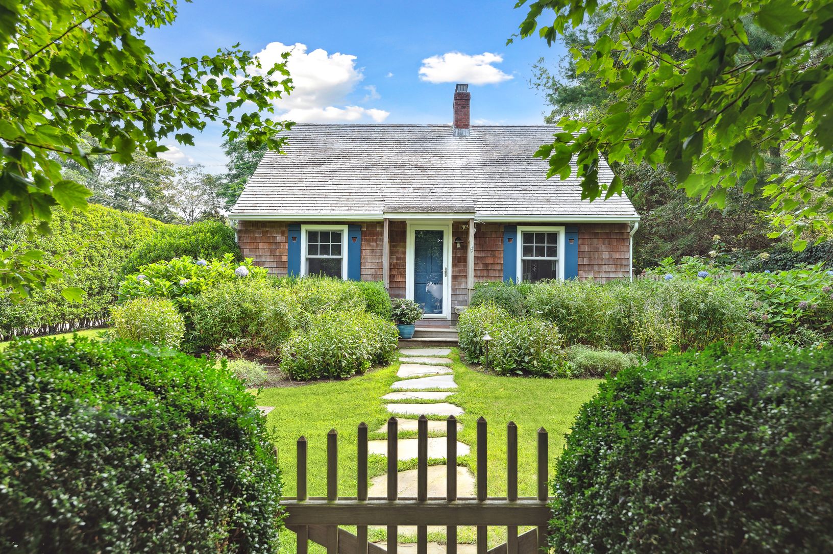  Charming Cottage