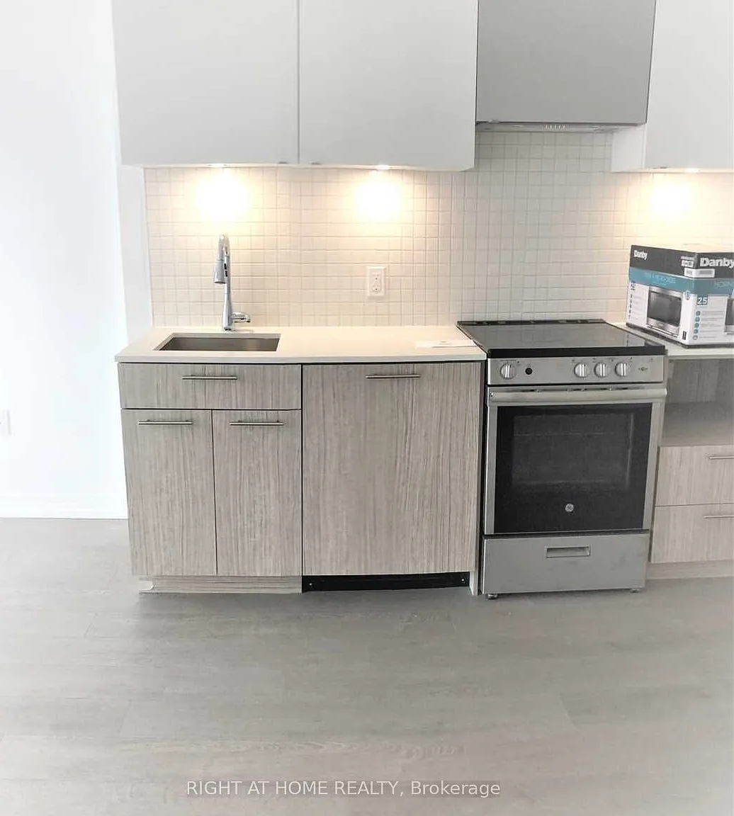 1 bed, $2,100 — Photo 2