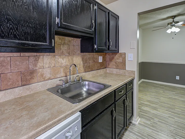 Glenview Apartments — Photo 93