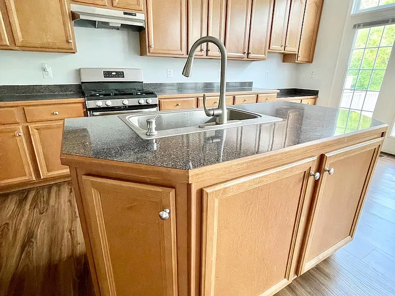 2403 Cypress Green Ln — Photo 5