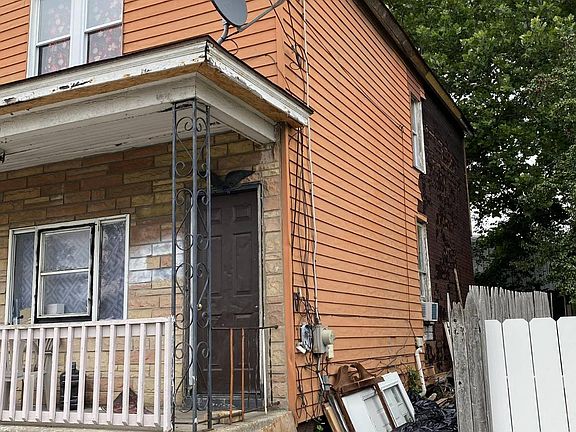5th image of 21 S Grant St