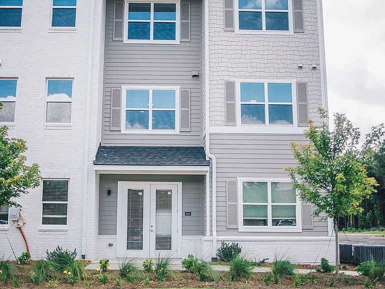 Woodlands Creekside — Photo 25