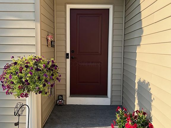 3rd image of 32388 Lilac Ln