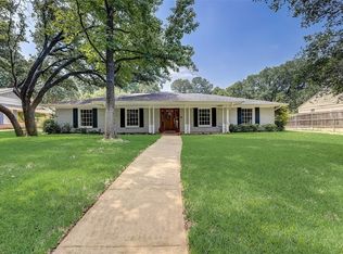 4054 Shady Valley Dr, Arlington, TX 76013