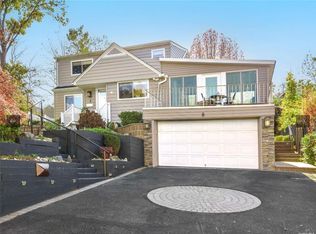 8 5th Ave, Port Washington, NY 11050
