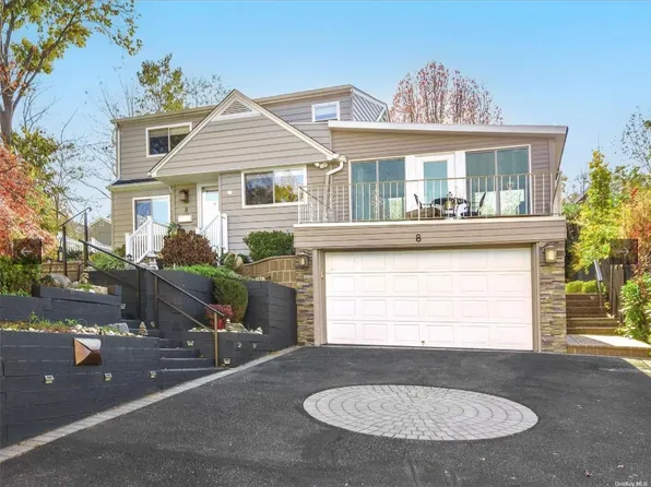 8 5th Avenue, Port Washington, NY 11050