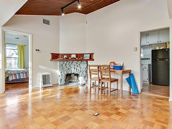 4th image of 2441 Arthur St