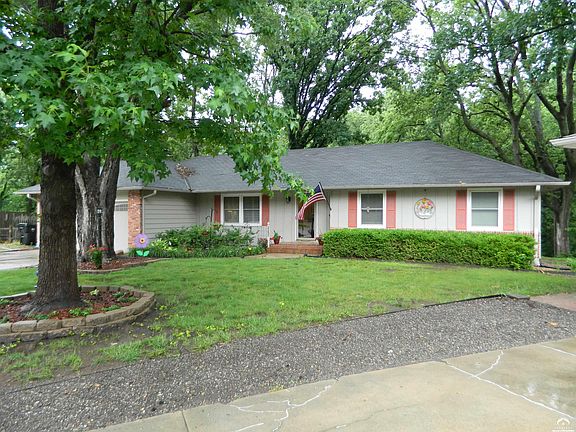 2nd image of 3202 SW 33rd Ct