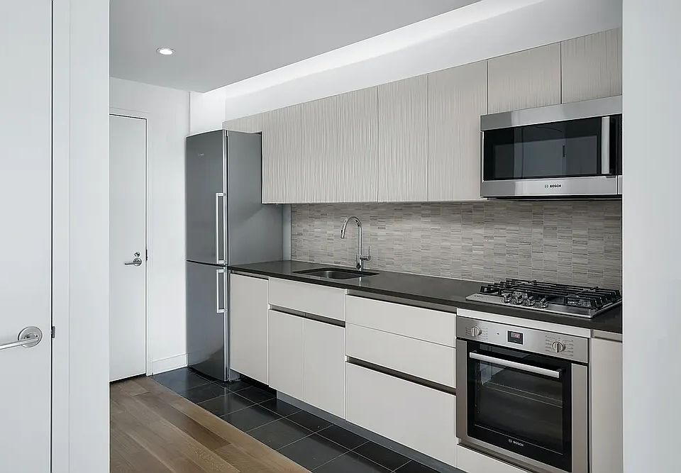 1st image of 1050 6th Ave #6B
