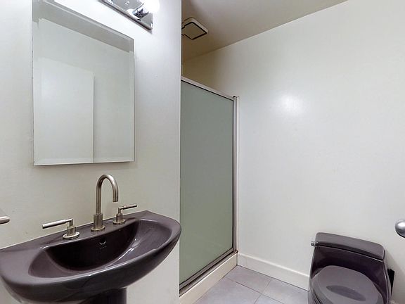 5th image of 4018 Redwood Ave Unit D