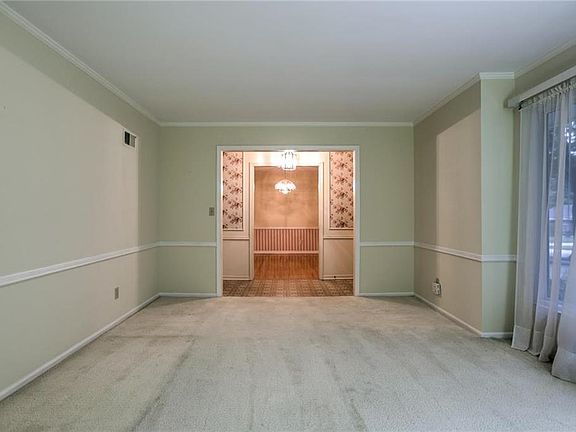 4th image of 300 W 115th St