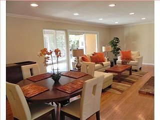 2nd image of 4942 Howes Ln
