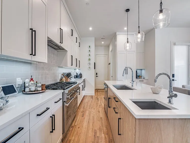 4200 University Blvd — Photo 11