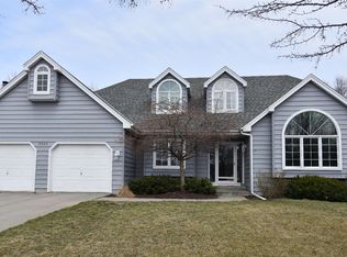 6620 Crooked Creek Dr, Lincoln, NE 68516