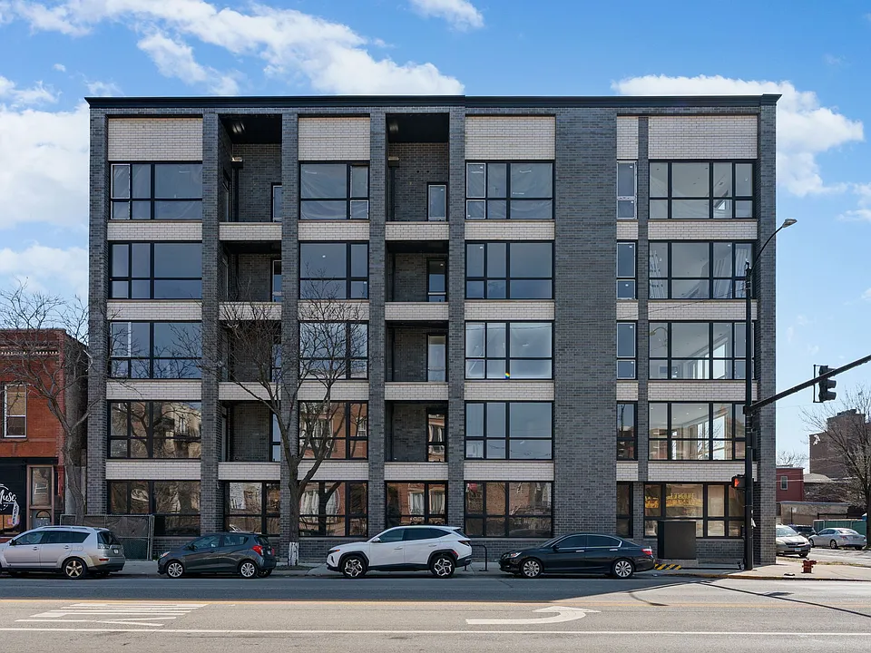 2354 W Polk St #303