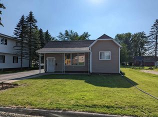 413 Avon St, New London, WI 54961