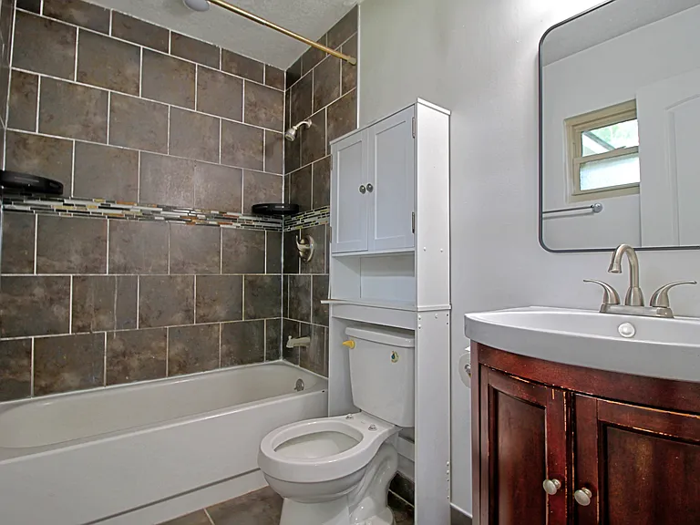 1062 Kelly Dr — Photo 25