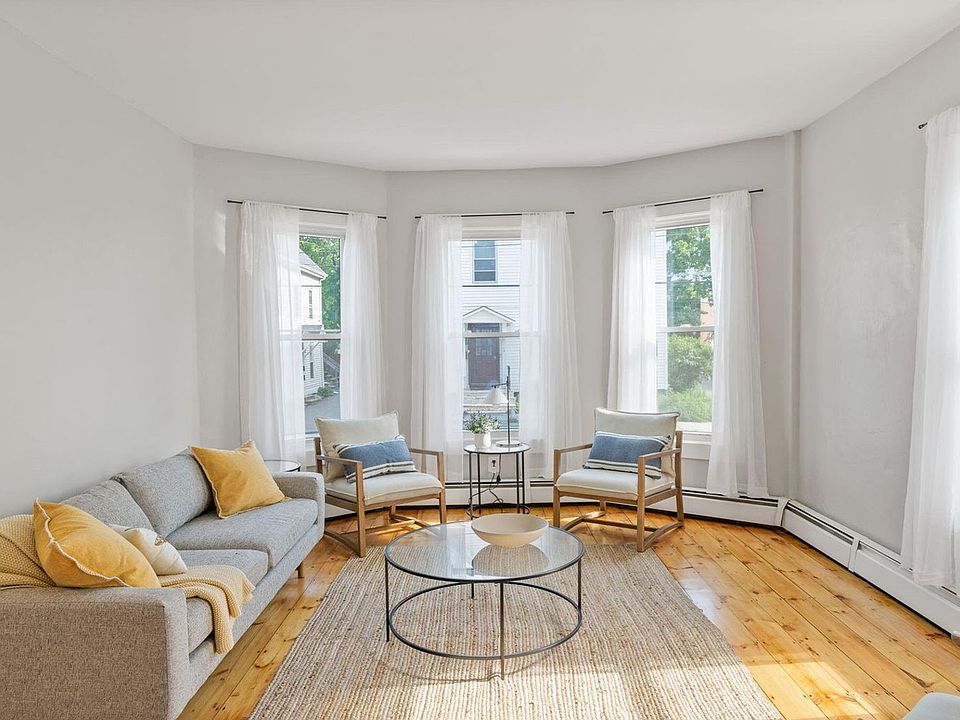 1st image of 109 Woodford St #2